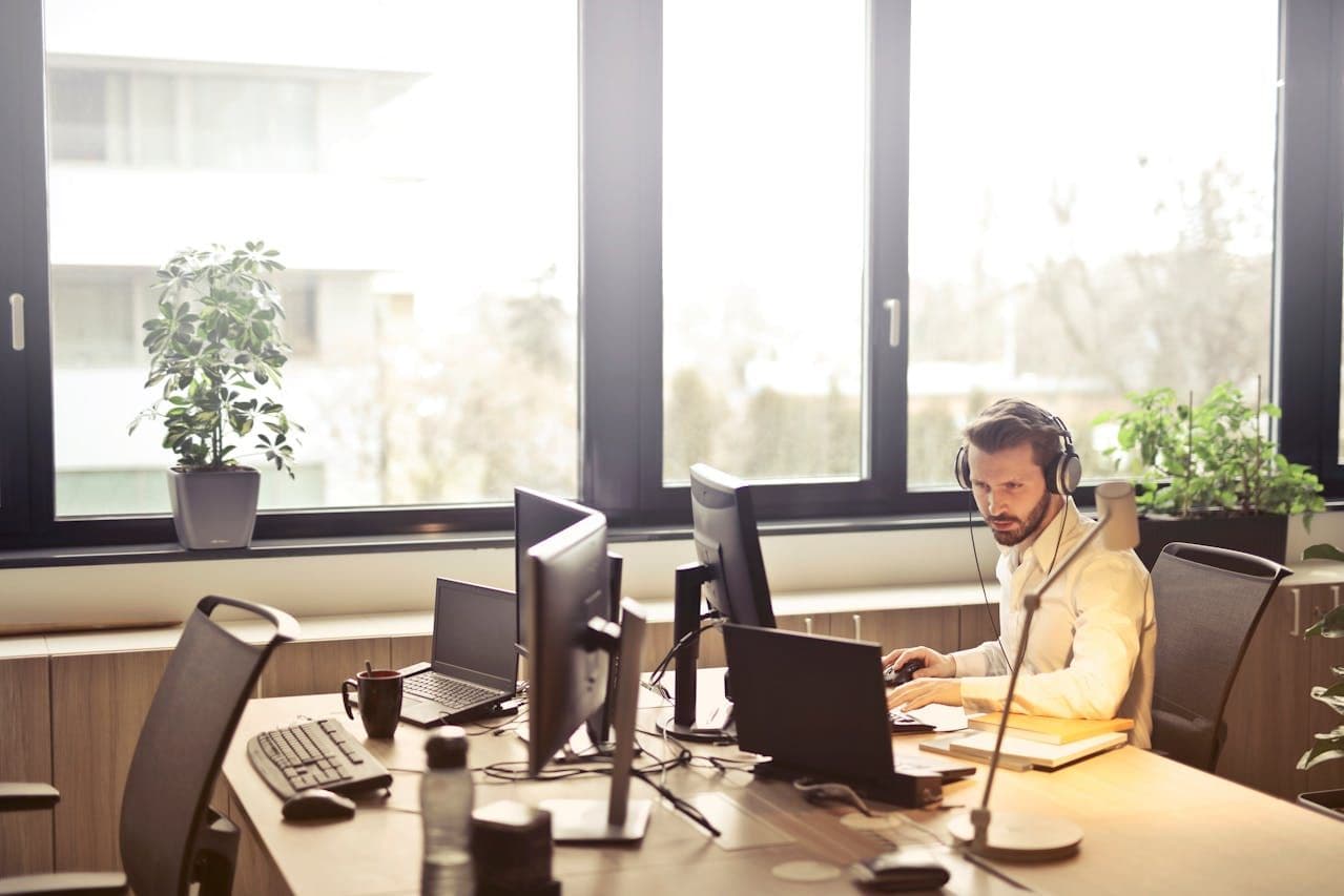 Suprimentos de informática: guia para empresas escolherem bem